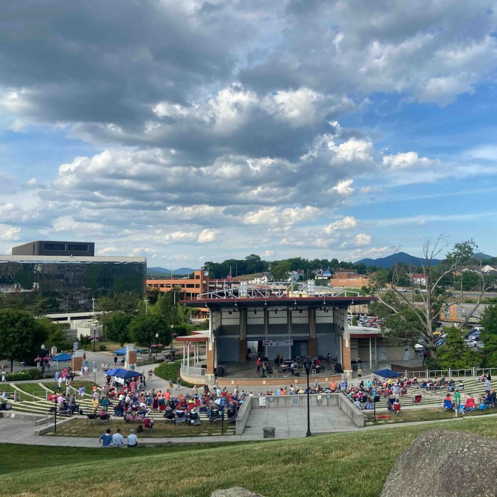 Elmwood Park and amphitheater